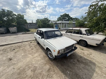 Авто ВАЗ 2107 1993 № 8852760