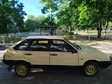 Авто ВАЗ 2109 1988 № 8852986