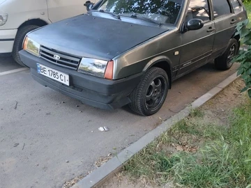 Авто ВАЗ 2109 2002 № 8853111