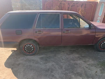 Авто Volkswagen Passat Hatchback 1985 № 8853134