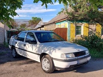 Авто Opel Vectra 1990 № 8853364