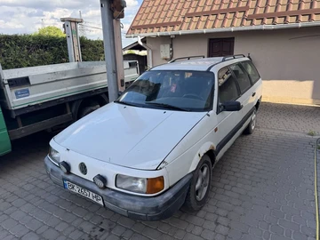 Авто Volkswagen Passat Variant 1992 № 8853430