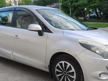 Авто Renault 4 2011 № 8853505