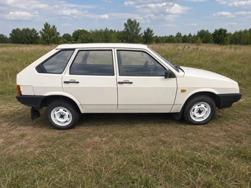 Авто ВАЗ 2109 1988 № 8853673