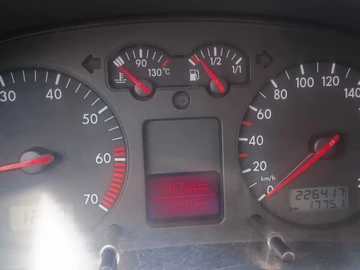 Авто Volkswagen Golf 2000 № 8853847