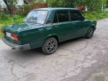 Авто ВАЗ 2107 1996 № 8854417