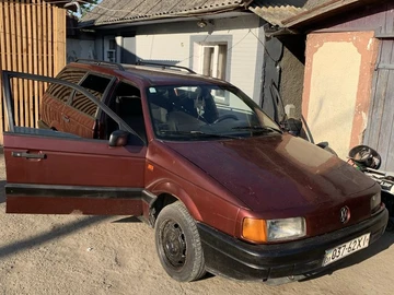 Авто Volkswagen Passat Sedan 1991 № 8854766