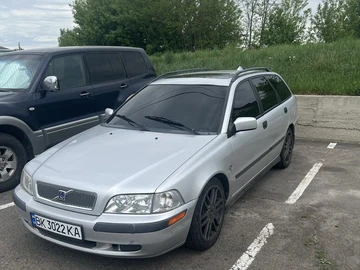 Авто Volvo V40 Kombi 2002 № 8855394