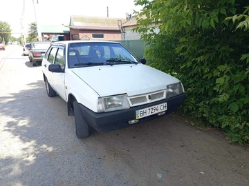 Авто ВАЗ 2109 1992 № 8855946