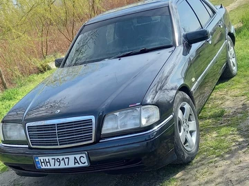 Авто Mercedes 220 1995 № 8856155