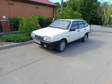 Авто ВАЗ 2109 1988 № 8856191