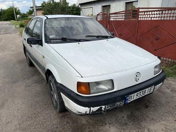 Авто Volkswagen Passat Sedan 1992 № 8856519