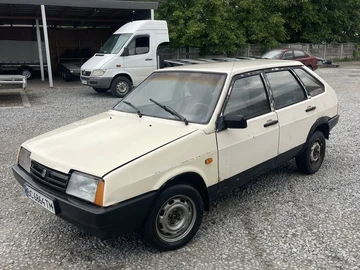 Авто ВАЗ 2109 1992 № 8856573