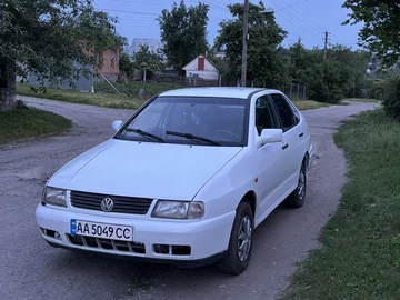 Авто Volkswagen Polo 1996 № 8856894