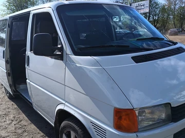 Авто Volkswagen Transporter 2000 № 8857283