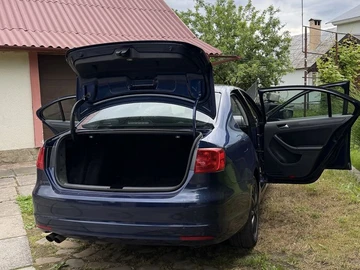 Авто Volkswagen Jetta 2011 № 8857303