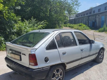 Авто Opel Kadett 1991 № 8857440