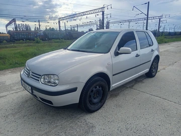 Авто Volkswagen Golf 2000 № 8858098