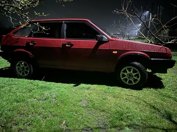 Авто ВАЗ 2109 1992 № 8858725