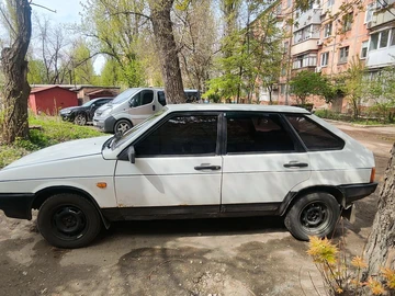 Авто ВАЗ 2109 1993 № 8858799