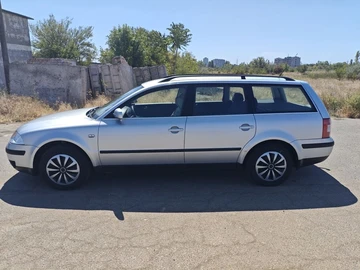 Авто Volkswagen Passat Variant 2001 № 8858977