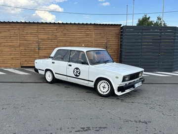 Авто ВАЗ 2105 1982 № 8859066