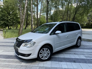 Авто Volkswagen Touran 2007 № 8860359