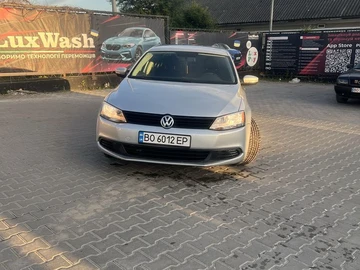 Авто Volkswagen Jetta 2011 № 8860443