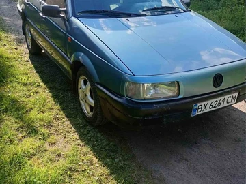 Авто Volkswagen Passat Sedan 1990 № 8860625