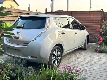 Авто Nissan Leaf 2016 № 8860958