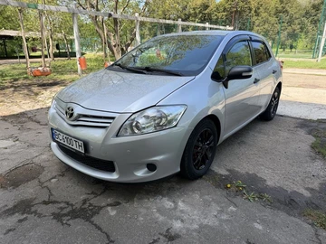 Авто Toyota Auris 2010 № 8861333