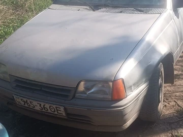 Авто Opel Kadett 1986 № 8861496