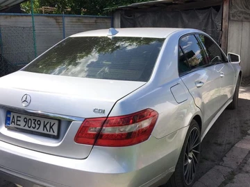 Авто Mercedes 220 2010 № 8861964