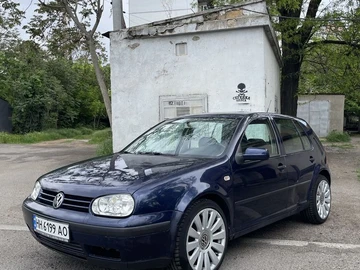 Авто Volkswagen Golf 2000 № 8862479