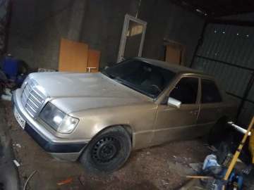 Авто Mercedes W124 1986 № 8862532