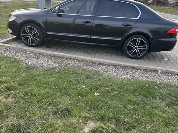 Авто Skoda Superb 2010 № 8862583