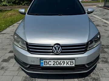 Авто Volkswagen Passat Variant 2012 № 8862926