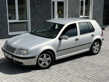 Авто Volkswagen Golf 2000 № 8863732