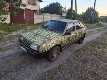 Авто ВАЗ 2109 1997 № 8863903