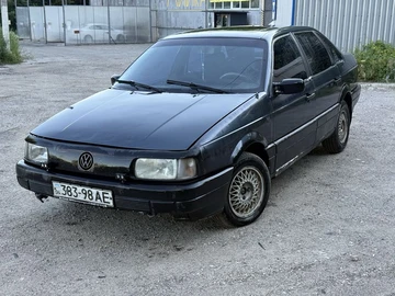 Авто Volkswagen Passat Sedan 1988 № 8864635