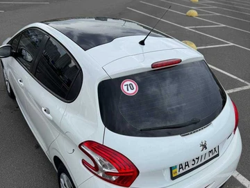 Авто Peugeot 208 2013 № 8865249