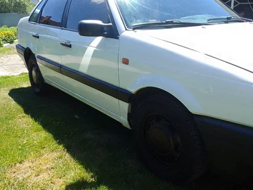 Авто Volkswagen Passat Sedan 1993 № 8865487
