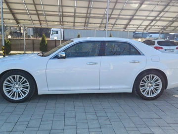 Авто Chrysler 300C 2012 № 8865618