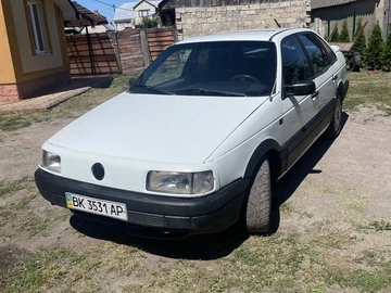 Авто Volkswagen Passat Sedan 1989 № 8866006