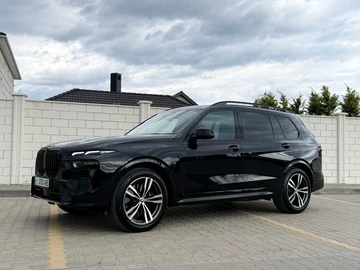 Авто BMW X7 2023 № 8866262