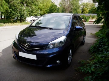 Авто Toyota Yaris 2012 № 8866419