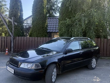Авто Volvo V40 Kombi 1999 № 8866638