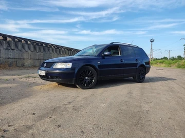 Авто Volkswagen Passat Variant 2000 № 8868052