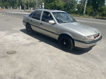 Авто Opel Vectra 1990 № 8868197