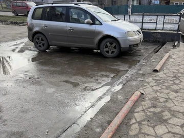 Авто Volkswagen Touran 2006 № 8868794